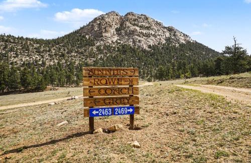 Estes Park House | Historical Crocker Ranch - Coach House #22-Zone3270 home