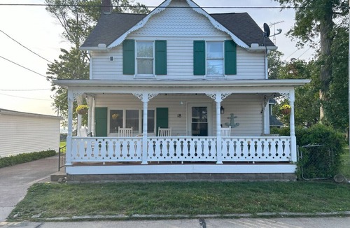 Huron Cottage | Holiday House · Lakeview House on Rye Beach