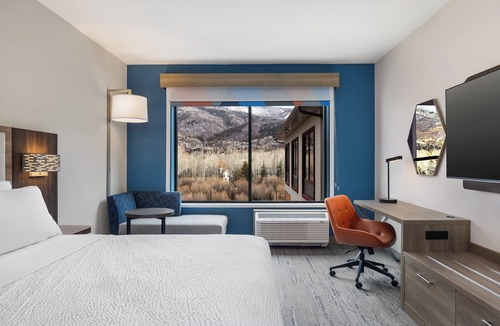 Steamboat Springs Hotel | Holiday Inn Express & Suites Steamboat Springs by IHG