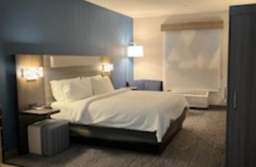 Loveland Hotel | Holiday Inn Express Hotel & Suites Loveland by IHG