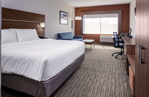 Madison Hotel | Holiday Inn Express & Suites Madison by IHG