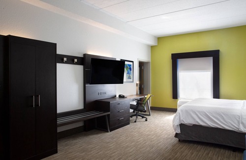 Huber Heights Hotel | Holiday Inn Express & Suites Dayton-Huber Heights by IHG