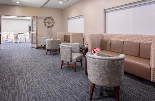 Madison Hotel | Holiday Inn Express & Suites - Madison by IHG