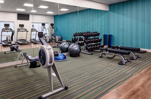 Madison Hotel | Holiday Inn Express & Suites - Madison by IHG