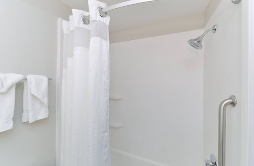Pueblo Hotel | Holiday Inn Express & Suites Pueblo North by IHG