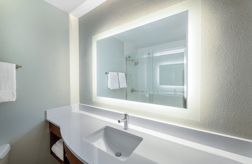 Southeast Colorado Springs Hotel | Holiday Inn Express Colorado Springs Airport by IHG