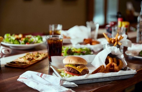 Commerce City Hotel | Holiday Inn & Suites Commerce City - Denver Airport by IHG