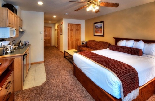 Four O'Clock Resort | HOLIDAY SKIING in Breck! 2BR at FABULOUS GRAND TIMBER LODGE 12/26/26-1/2/27.