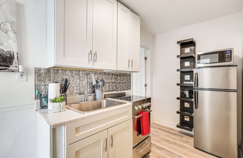 Highland Garden House | Hollywood Hideaway: Close to Dtwn & Beaches