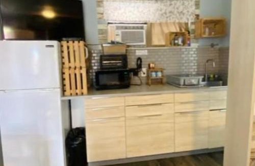 Downtown Hollywood Apartment | Hollywood Studio Near Beach & Parking
