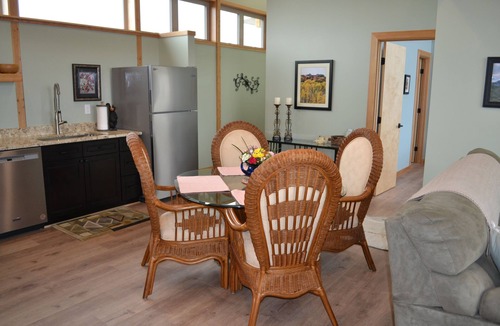 Montrose House | Home Base 360 - Amazing 360 Views and Close to Everything! Newer build!