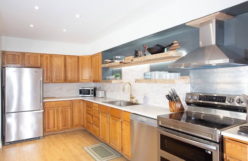 Glenwood Springs House | Home movie theater and perfect backyard! 2 minutes from Hot Springs!