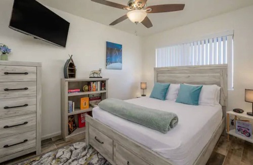 Bullhead City House | Home with Garage, Hot Tub, Pool Table, Near River, Golf, Family, Pet Friendly