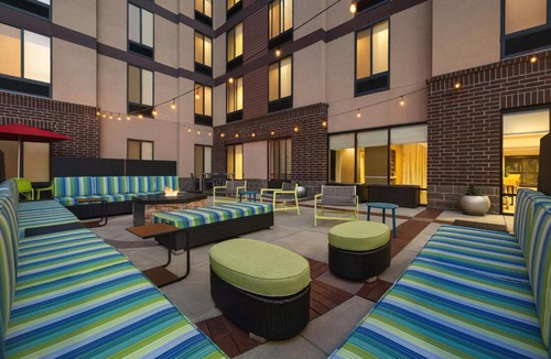 Union Square Hotel | Home2 Suites by Hilton Denver West/Federal Center