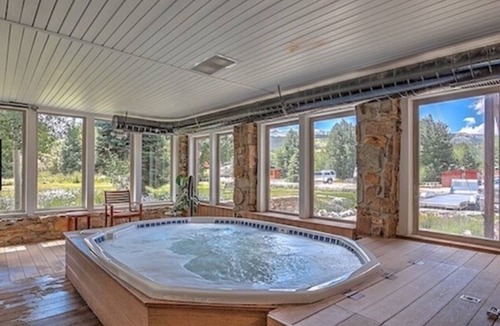 Breckenridge Ski Chalet | Homey Hideaway Chalet in family friendly Tiger Run, mins from Breckenridge