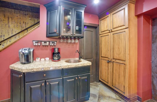 Cascade-Chipita Park Apartment | Homey Mtn View Escape: 11 Mi to Garden of the Gods