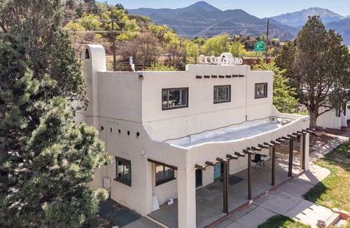 Manitou Springs Apartment | Homey Studio in Manitou Springs, Walk Downtown