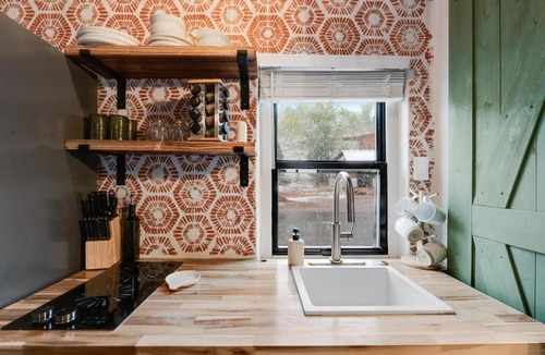 Manitou Springs Apartment | Homey Studio in Manitou Springs Walk Downtown