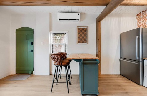 Manitou Springs Apartment | Homey Studio in Manitou Springs Walk Downtown
