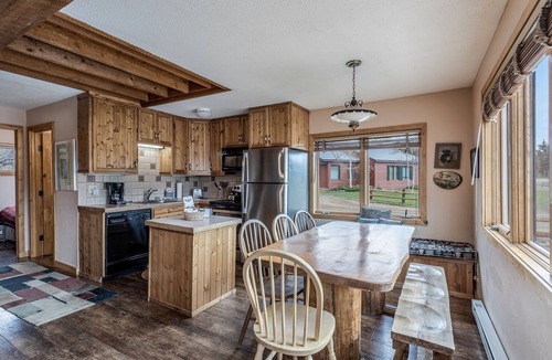 Clark Ski Chalet | Honey Bear - Mountain cabin with gorgeous scenery
