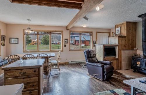 Clark Ski Chalet | Honey Bear