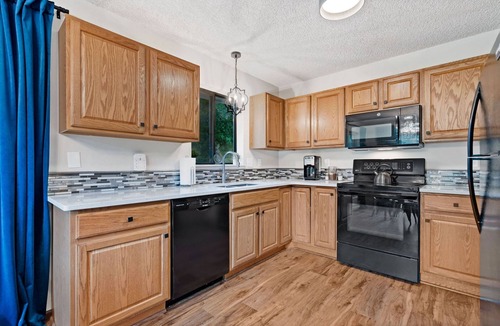 Fort Collins House | Horsetooth Stoop - Trails, Lake Access & Mtn Views