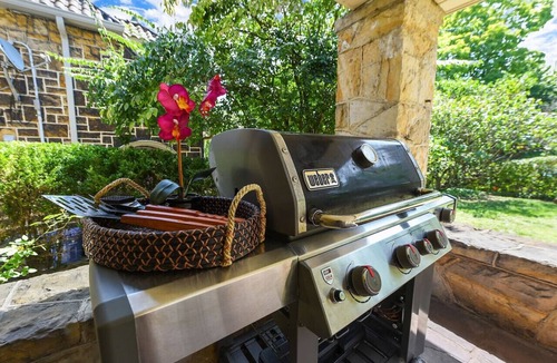 Squirrel Hill House | ★ HostWise Stays ★ Charming Squirrel Hill Home with Garage, Near CMU