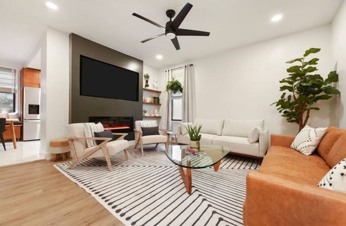 Mount Washington House | ★ HostWise Stays ★ Luxe Hot Tub | Great Patio | Driveway Parking