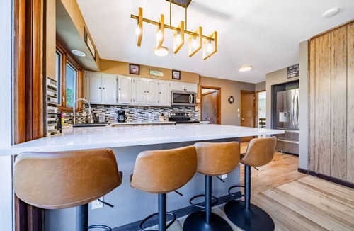 Carriage Hills House | Hot Tub, Big Views & Rare 12-Guest Home