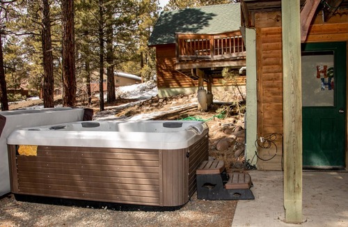 Pagosa Springs Cabin | HOT TUB! Close to everything. Very Popular. Close to lakes!