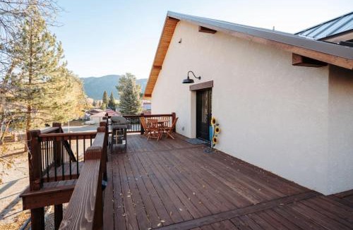 Buena Vista House | Hot tub, Deck and Views, Downtown Buena Vista