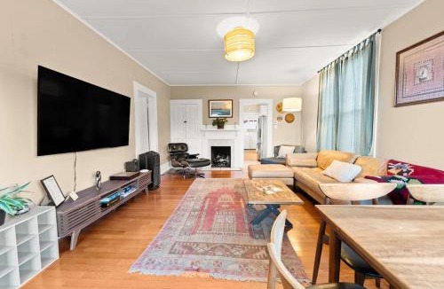 Ventura House | Hot Tub, Fireplace, Sauna, Cozy Historic Home