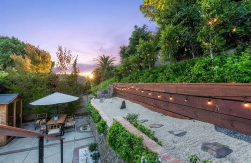 Ventura House | Hot Tub, Fireplace, Sauna, Cozy Historic Home