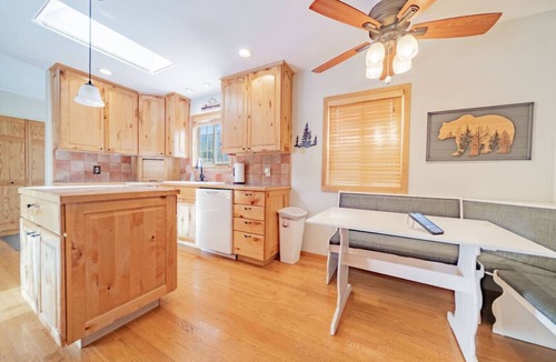 Carriage Hills House | Hot tub, fireplace, views, near National Park!