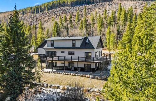 Blue River House | Hot Tub & Game Room! Luxury Blue River Retreat