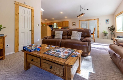 South Fork House | Hot Tub, Game Room, Mtn Views Near Ski & River