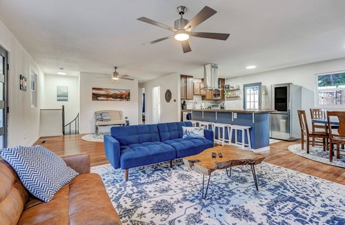 Cascade-Chipita Park House | Hot Tub | Game Room | Wood Fireplace