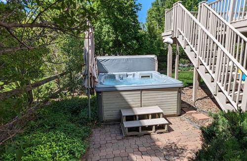 Broomfield House | Hot Tub + Gym + Workstations | Family Favorite