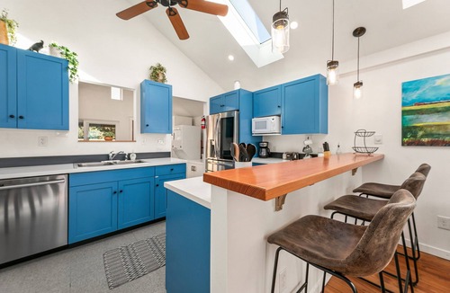 Martinez Park House | Hot Tub Hideout | Old Town’s Best Group Stay