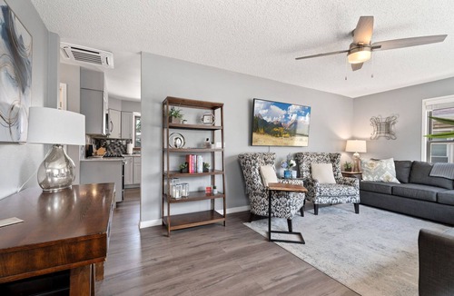 Martinez Park House | Hot Tub Hideout | Old Town’s Best Group Stay