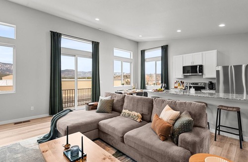 Monument House | Hot Tub, IR Sauna. Game Room & Mountain Views – Venues, restaurants, and more!
