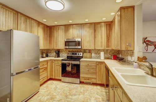 Estes Park House | Hot tub, life-size chess, playground, dog friendly + option of 2nd building!