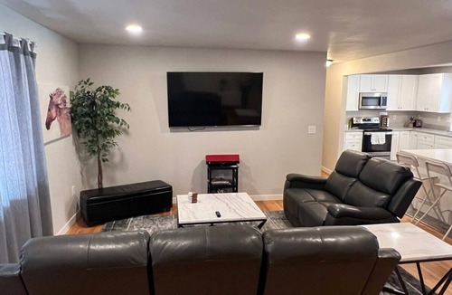 Skyway House | Hot Tub Mountain View Broadmoor Ranch Retreat Stay