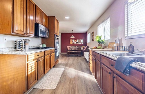 South Westminster House | Hot Tub | Pets Yes | Movie Theater | Game Console