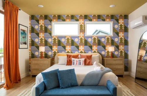 Berkley House | Hot Tub Rooftop Game Room 4br 4ba