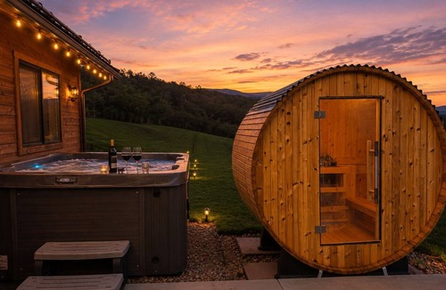 Glenwood Springs House | Hot Tub & Sauna Spa, Amazing Mountain Views, Remote Nature Getaway For Families