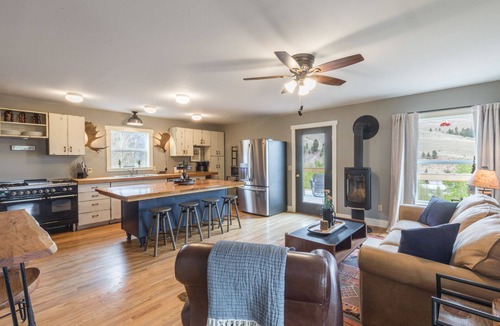 Creede House | Hot Tub | Unparallel Views | Dogs Welcome | Walk to Downtown Creede