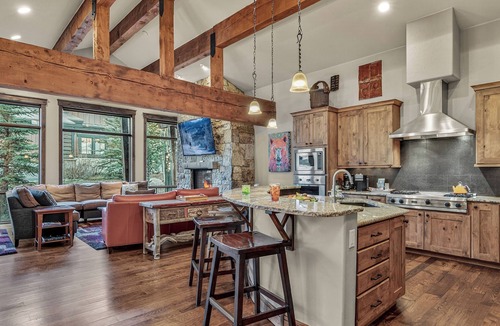 Fairmount On The River House | Hot Tub + Views + Ski Shuttle - Blue Skies at the Shores
