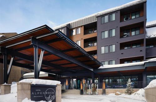 Peak 9 Resort | Hotel Alpenrock Breckenridge, Curio Collection by Hilton