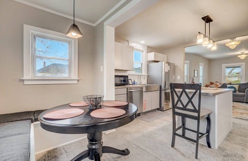 Northside House | Hotel Heritage | Historic Sites | Dog Friendly/BBQ